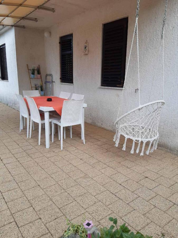 Apartment Margareta By El-Pi Tours Нивице Экстерьер фото
