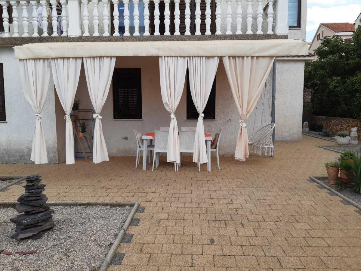 Apartment Margareta By El-Pi Tours Нивице Экстерьер фото
